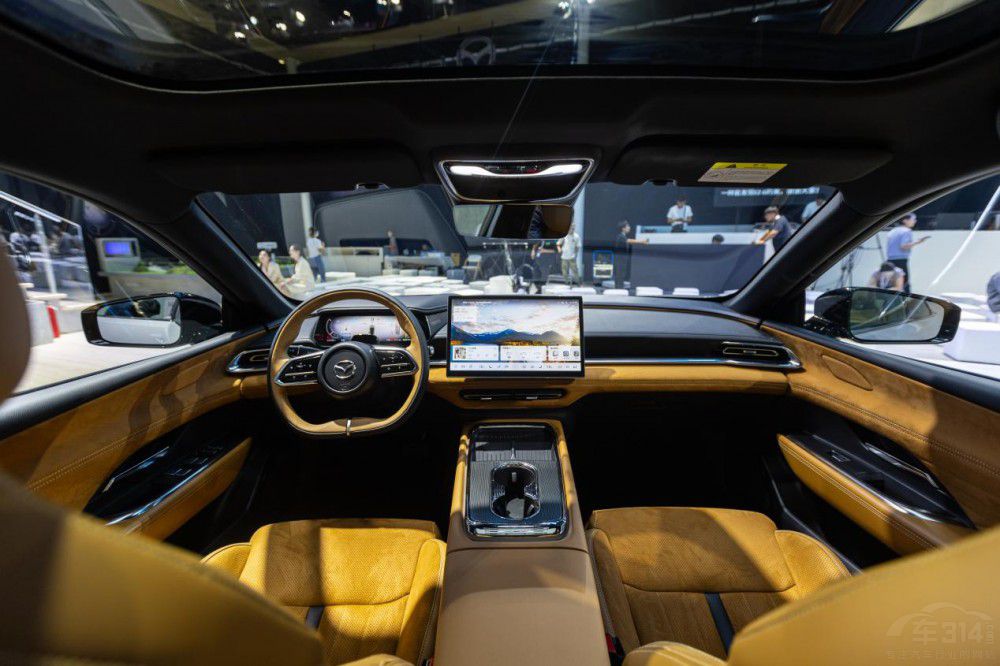 MAZDA EZ-6�I�����2024�ɶ����H܇չ