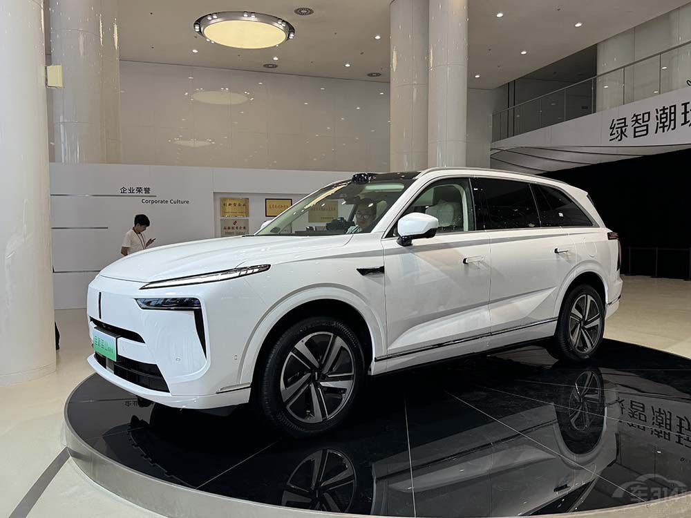 魏牌藍(lán)山智駕版對比理想L8 誰才是我的菜 魏牌藍(lán)山智駕版對比理想L8 誰才是我的菜