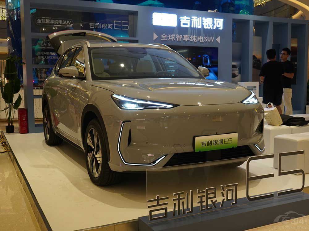 9��SUV���˚��������A(y��)�� 20-30�f�������x��