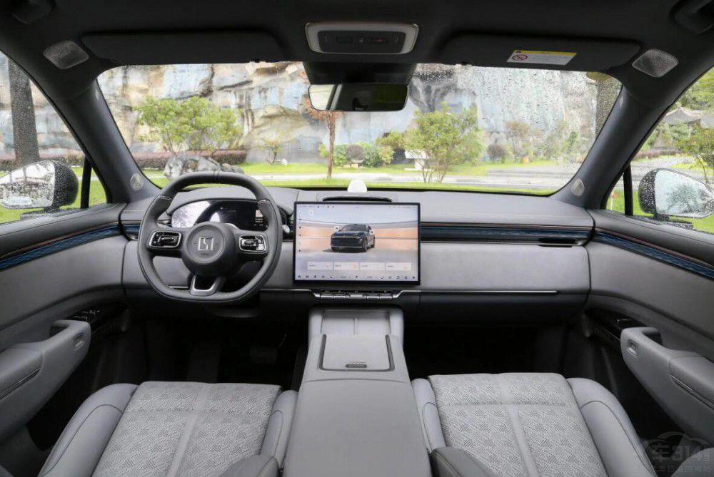 9��SUV���˚��������A(y��)�� 20-30�f�������x��