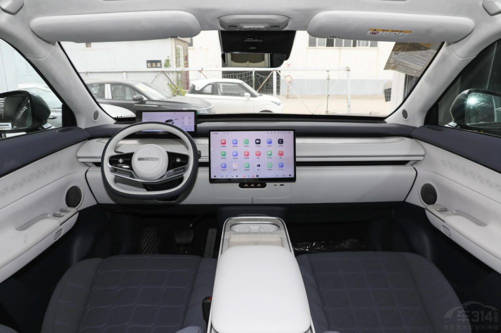 �ۃr����20�f���д���SUV �I������ٍ����