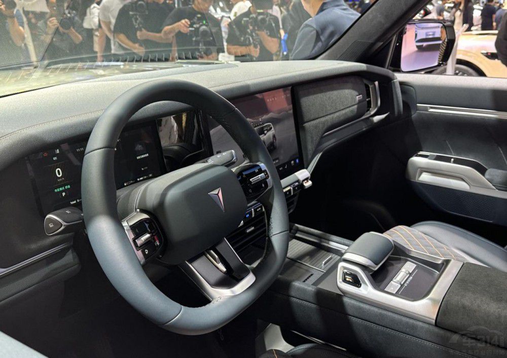 �ۃr����20�f���д���SUV �I������ٍ����