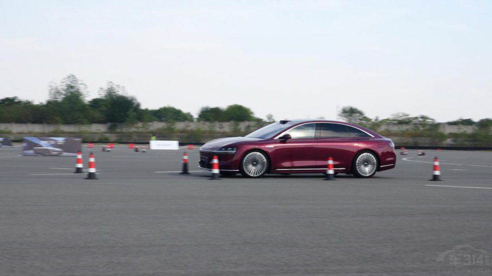 ���y����S9�ױP�����A�I܇�ĵױPʲô�ӣ�