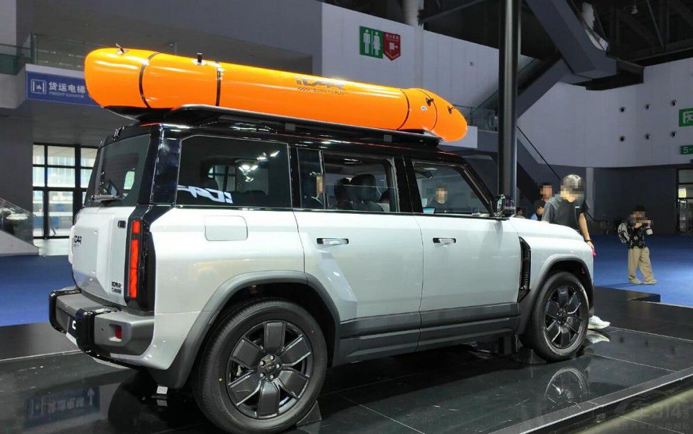 ���ɚ����@������ֵ��SUV��Ů����_��