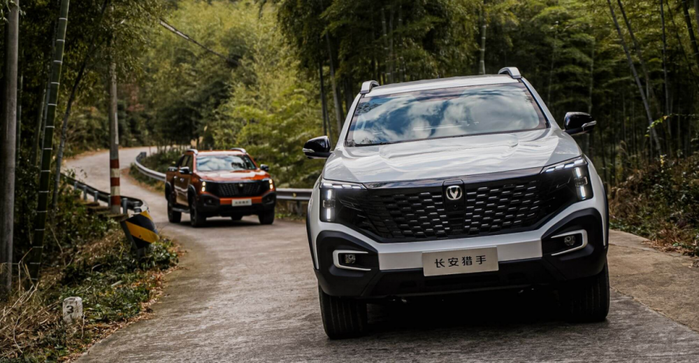 �xƤ�������y �L(zh��ng)���C��VS������ͨT70 EV   