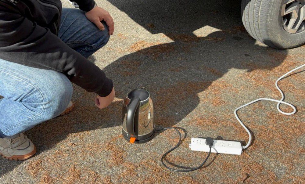 ���ͨ�����{����������һ���ǵ���SUV��