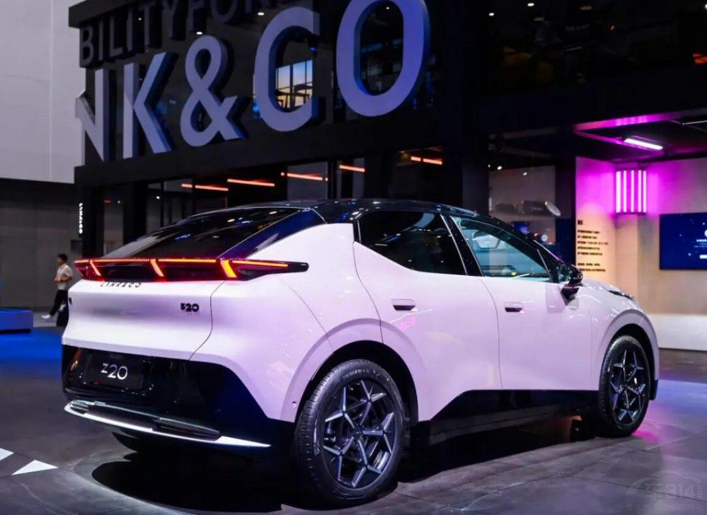 ���I(m��i)����С�ɵ�ͨ��SUV���Ď׿��ֵ��