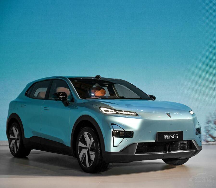 ���I(m��i)����С�ɵ�ͨ��SUV���Ď׿��ֵ��