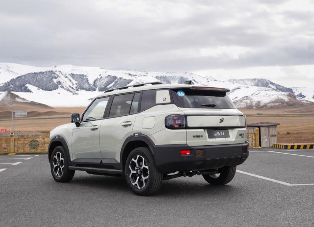 ����Ӳ���L(f��ng)��ĳ���SUV���@������e(cu��)��