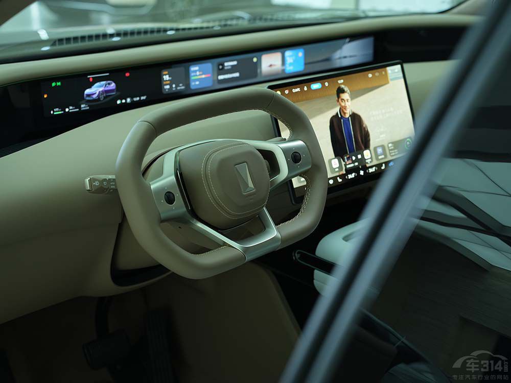 30�f�A�� �����@�׿����µġ����󱭡�SUV