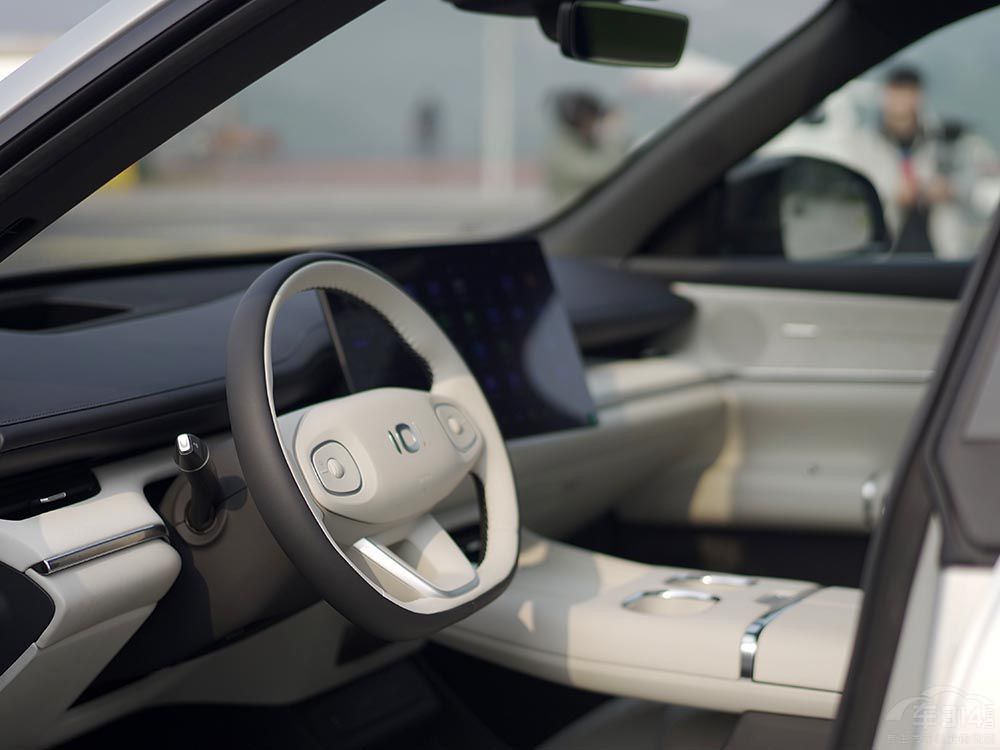 ���ASUV��һ���F �����I܇���@����]�e