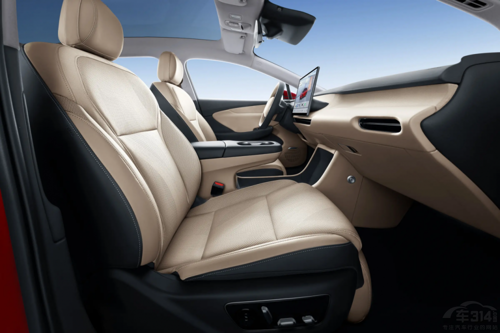 手持15萬(wàn)買新車 就看這三款“六邊形戰(zhàn)士“ 手持15萬(wàn)買新車 就看這三款“六邊形戰(zhàn)士“