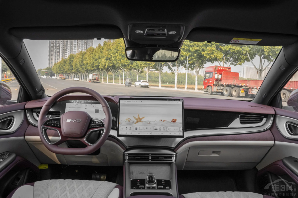 手持15萬(wàn)買新車 就看這三款“六邊形戰(zhàn)士“ 手持15萬(wàn)買新車 就看這三款“六邊形戰(zhàn)士“