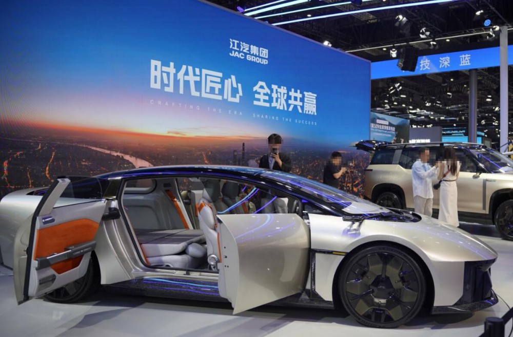 �Ϻ�܇չ��ţ�ĸ���܇ ��ҿ�ȥ�����a(ch��n)����