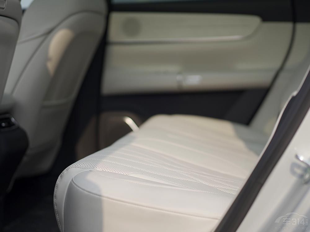 �A(y��)��30�f(w��n)Ԫ��(n��i)������������SUV����Щ���]