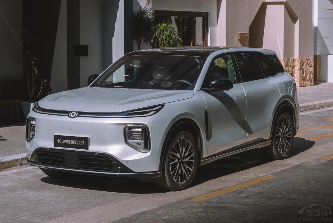 ���m�ֽ�(j��ng)��(j��)��15�f(w��n)Ԫ����?x��n)r(ji��)��SUVֵ�ÿ��]