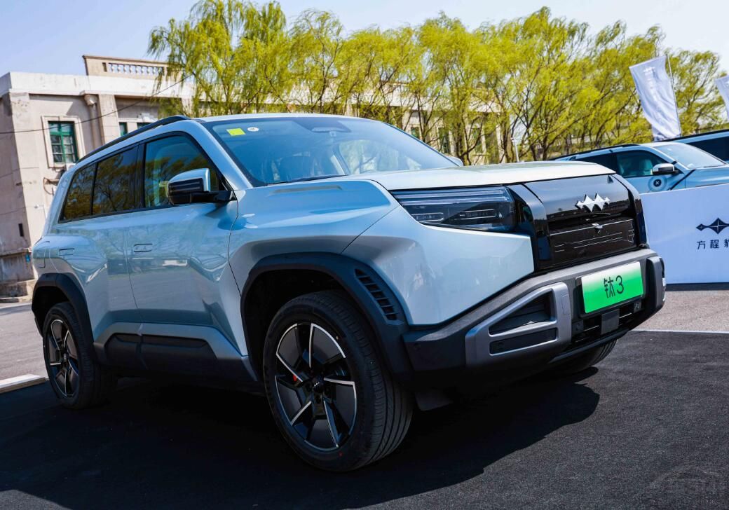 ���m�ֽ�(j��ng)��(j��)��15�f(w��n)Ԫ����?x��n)r(ji��)��SUVֵ�ÿ��]