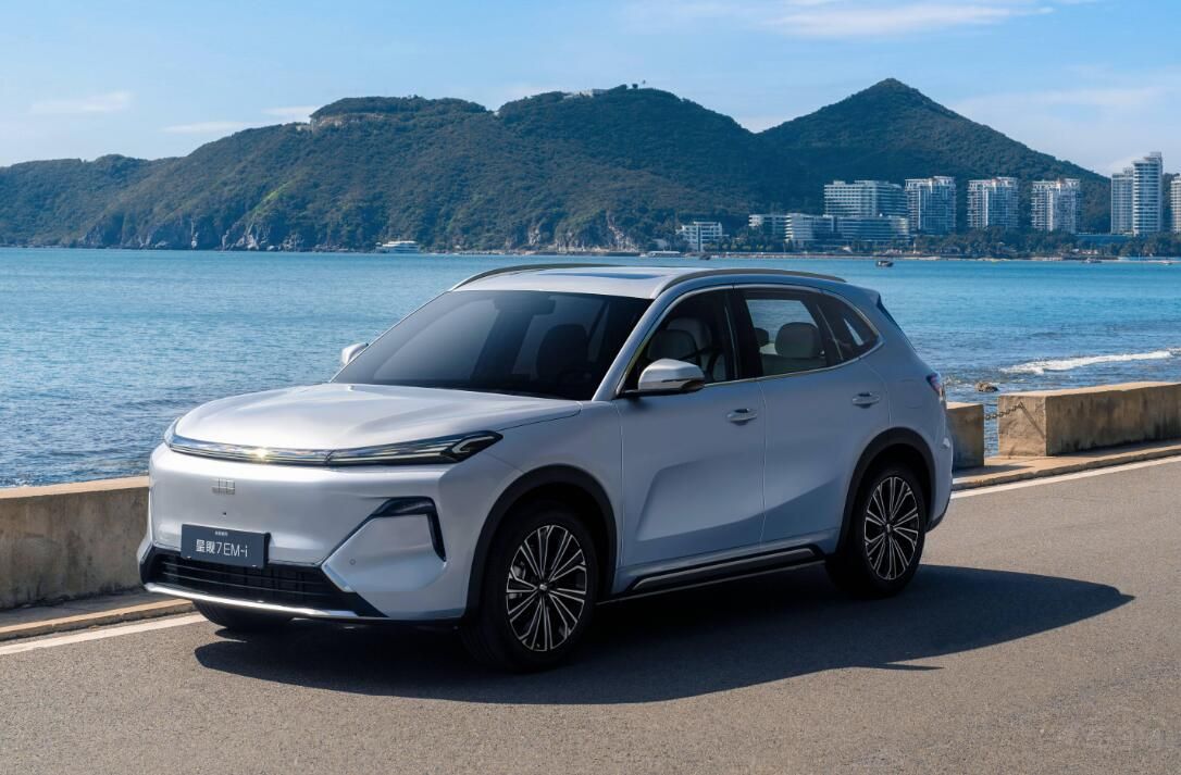 ���m�ֽ�(j��ng)��(j��)��15�f(w��n)Ԫ����?x��n)r(ji��)��SUVֵ�ÿ��]