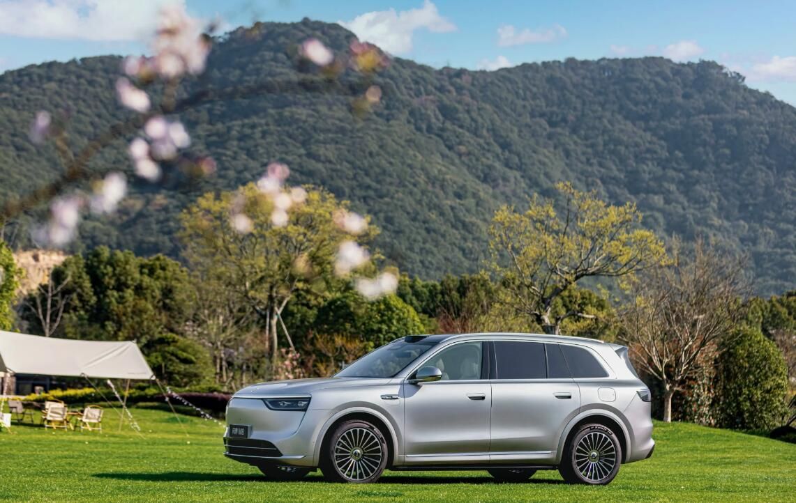 40�f������ʽ���ASUV�������˵Ċ^��Ŀ��(bi��o)