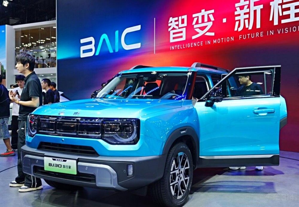 �ɶ�܇չ����ԃr�ȵ�SUV���A��15�f���