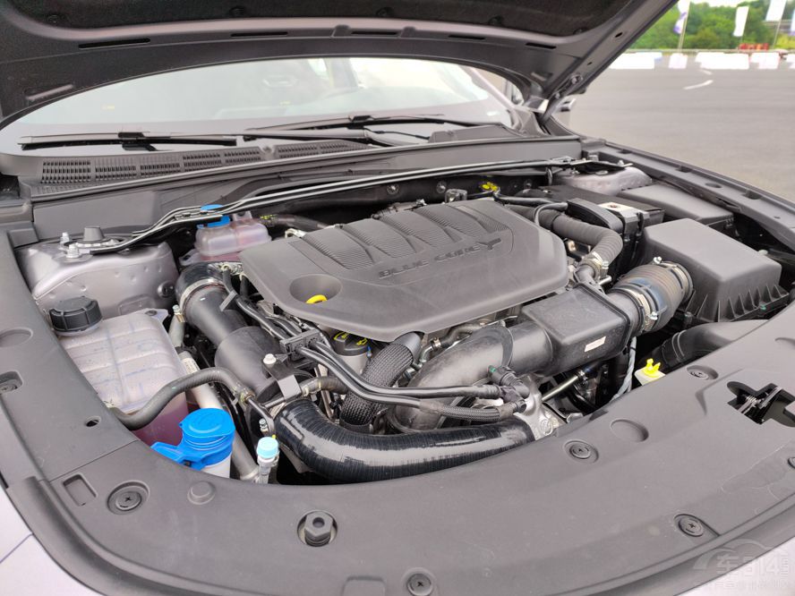 個(gè)個(gè)看點(diǎn)十足 盤點(diǎn)重慶車展五款重磅新車 個(gè)個(gè)看點(diǎn)十足 盤點(diǎn)重慶車展五款重磅新車