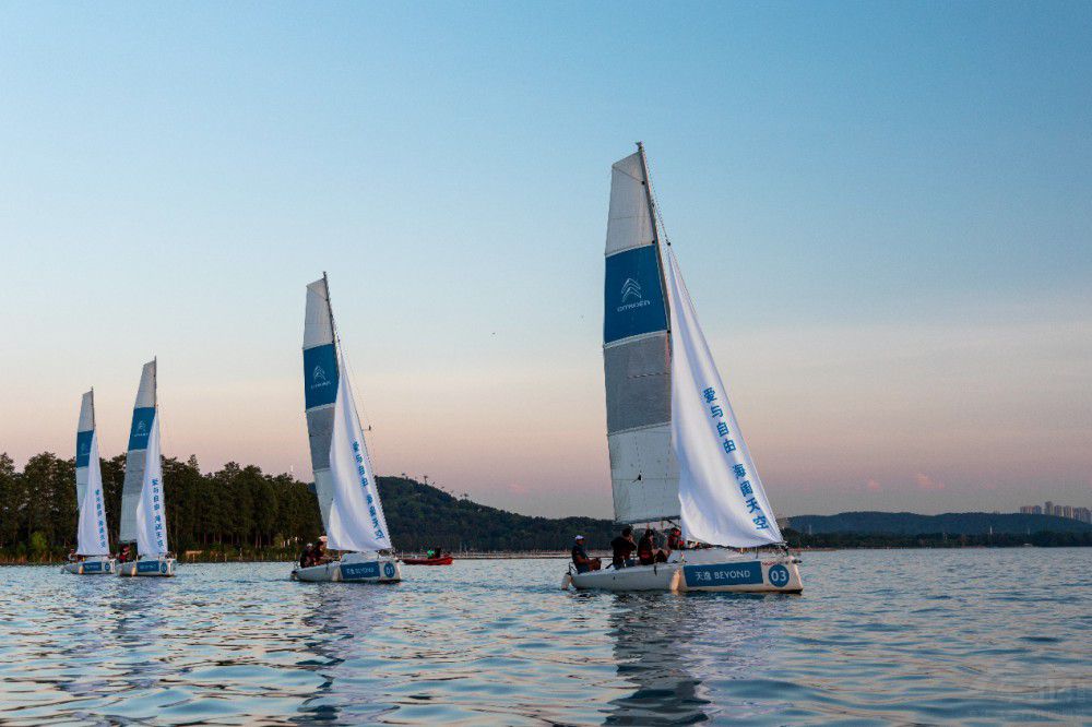 ����BEYOND�y80���Խ�������ذ����u��