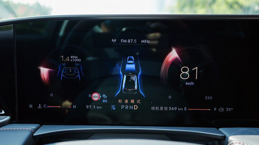 秒殺BBA 林肯全系標(biāo)配2.0T高功 6.8秒加速 秒殺BBA 林肯全系標(biāo)配2.0T高功 6.8秒加速