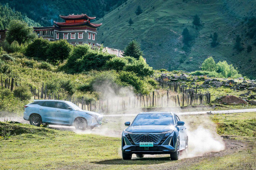 ����6����ͻ��74000�� �W��Z6���Ј���A