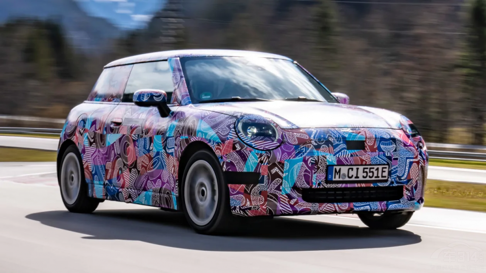 ����ý�wԇ�{ȫ�µ�늄�MINI Cooper SE