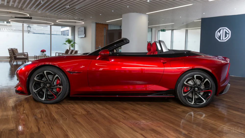 MG Cyberster�������� ���ۃr�s��5�fӢ�^