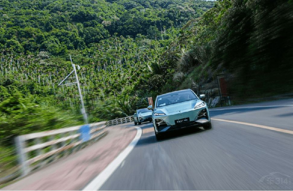 �а�Model Y ���{(l��n)S7���¶��x������SUV��