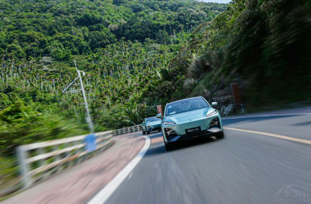 深藍(lán)S7先享預(yù)訂開(kāi)啟 價(jià)格超預(yù)期 又是爆款 深藍(lán)S7先享預(yù)訂開(kāi)啟 價(jià)格超預(yù)期 又是爆款