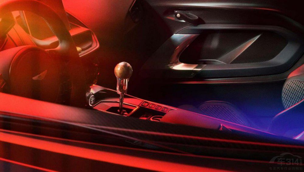 ��˹�D�R��Valour���͏�(f��)�� ���O��񱩣�