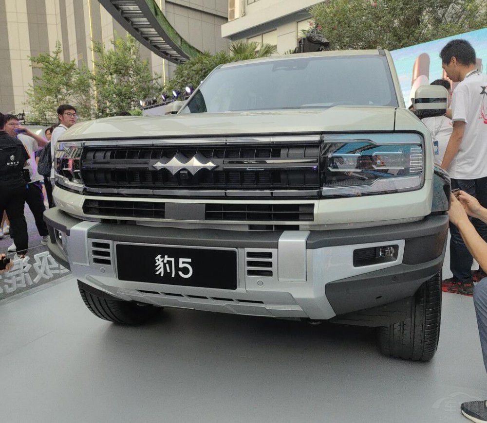 �ɶ�܇չӲ��SUVǰհ���ȁ������������