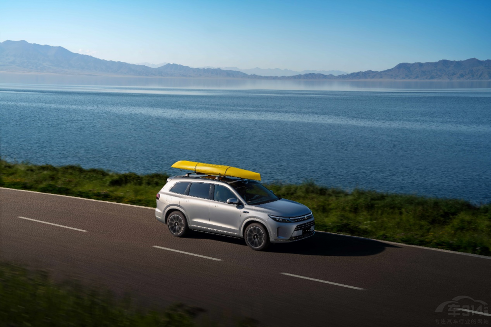 問(wèn)界新M7系列發(fā)布即交付 24.98萬(wàn)元起售 問(wèn)界新M7系列發(fā)布即交付 24.98萬(wàn)元起售