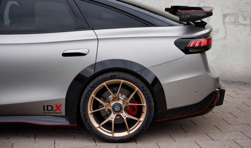 R36Ҫ�ͻ��ˣ��󱊰l(f��)��ID.X Performance