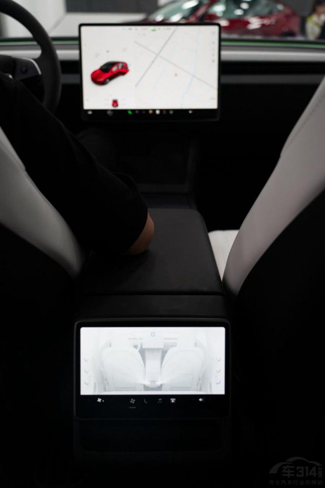 ��˹��Model 3���°����(n��i)��ʽ�_��������