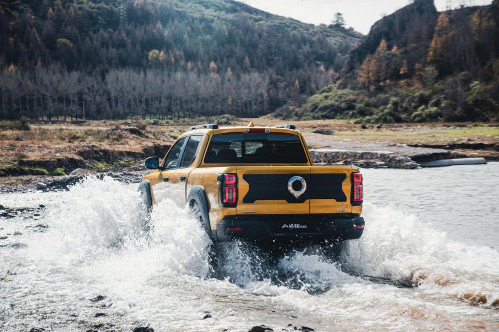 ���͸����ܺ��AƤ��ɽ�������ܰ�������