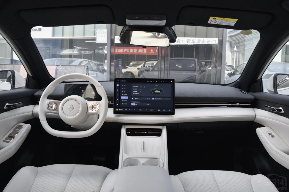 9月車市油電大混戰(zhàn) 都價格親民 實(shí)力不俗 9月車市油電大混戰(zhàn) 都價格親民 實(shí)力不俗