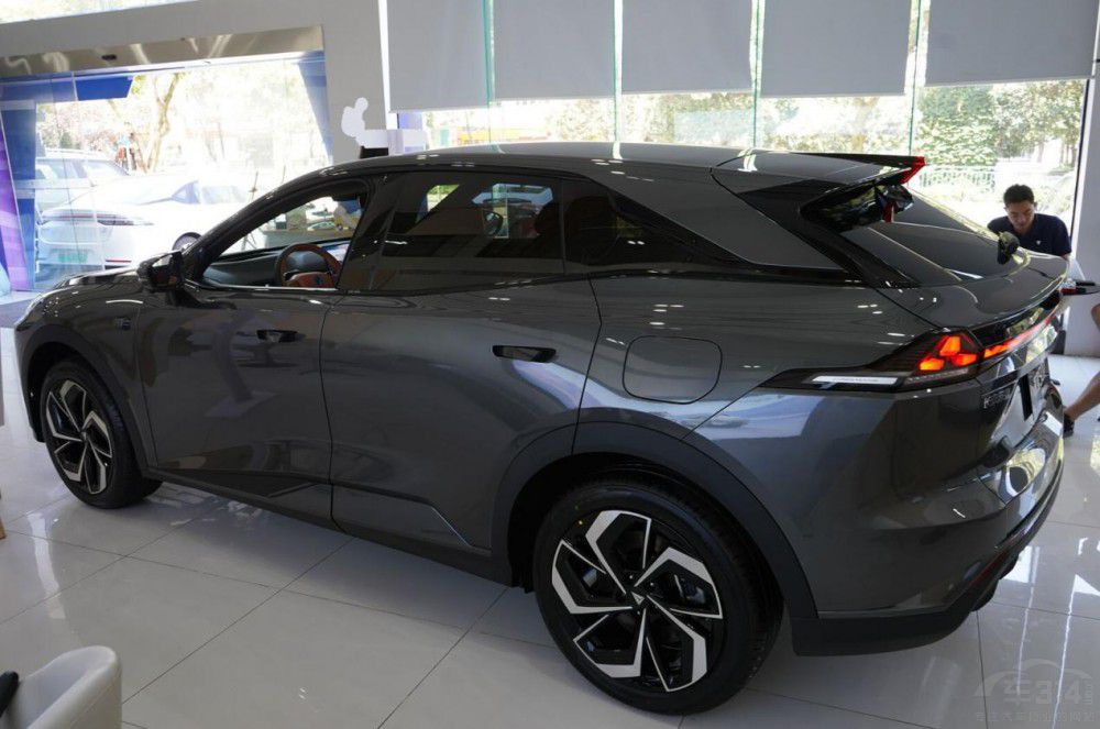 ��؛��(d��ng)�ԏ�(qi��ng)��SUV���𼼁����]���Y܇ɶ��