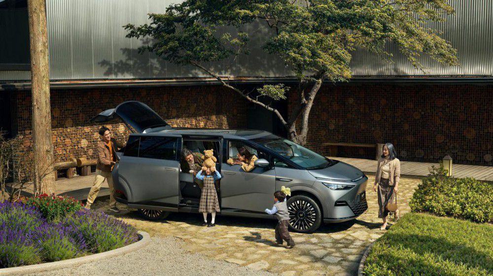 2025款小鵬X9重塑家用MPV舒適天花板 2025款小鵬X9重塑家用MPV舒適天花板