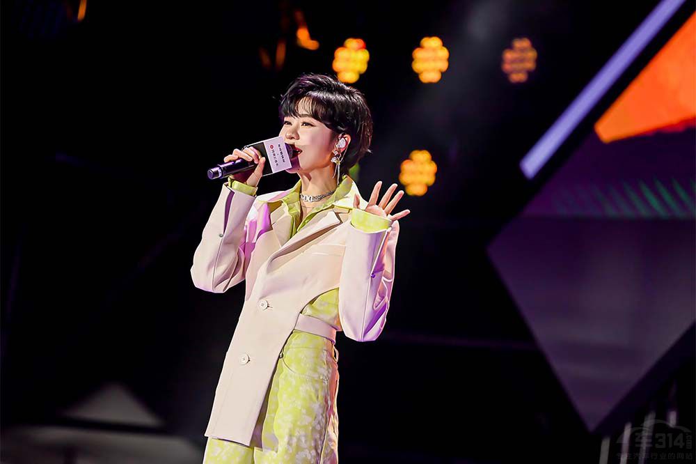 ����Ψ�I(xi��n)������ِ���(hu��) C5 X�I(l��ng)������(chu��ng)֮ҹ