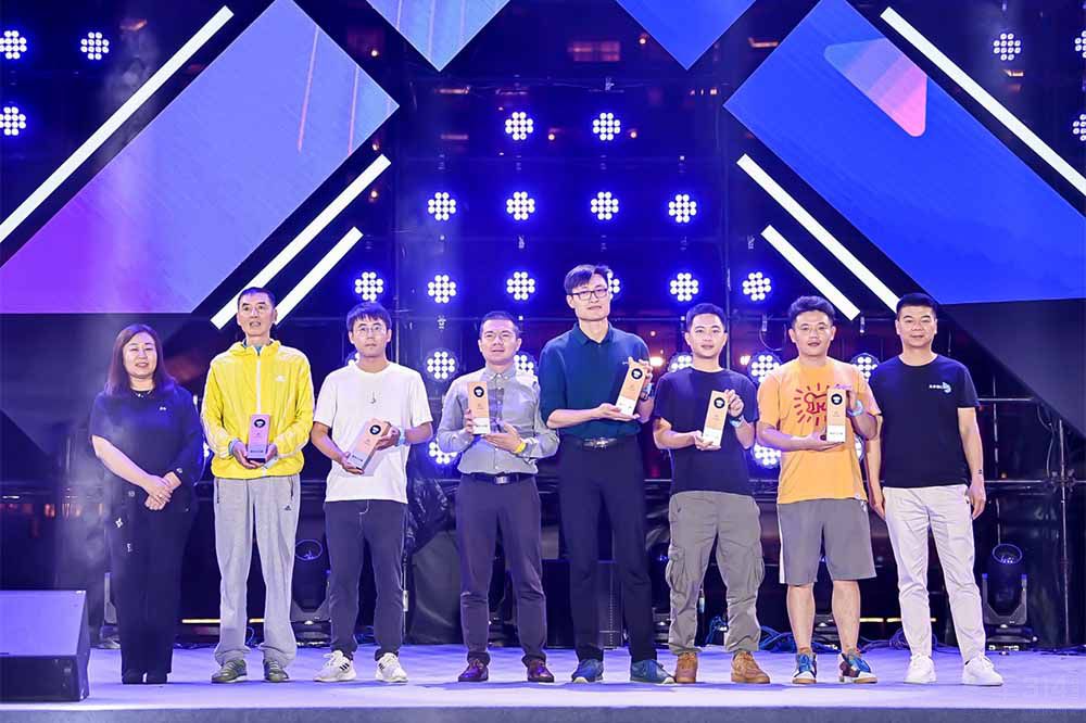 ����Ψ�I(xi��n)������ِ���(hu��) C5 X�I(l��ng)������(chu��ng)֮ҹ