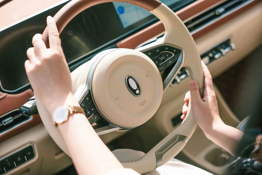 �I(l��ng)�ܼ����܇�Ј� �W������Ů�ˡ���߅�족