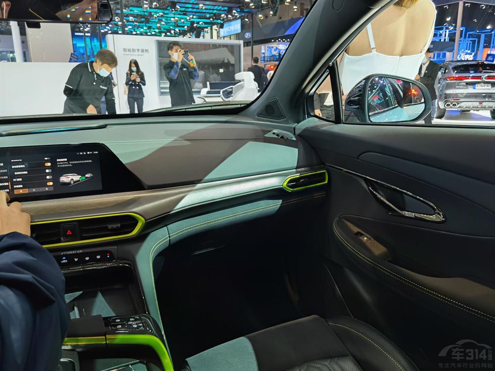 15�f�ԃ�(n��i)����SUV�P�c��UNI-T����һ�I