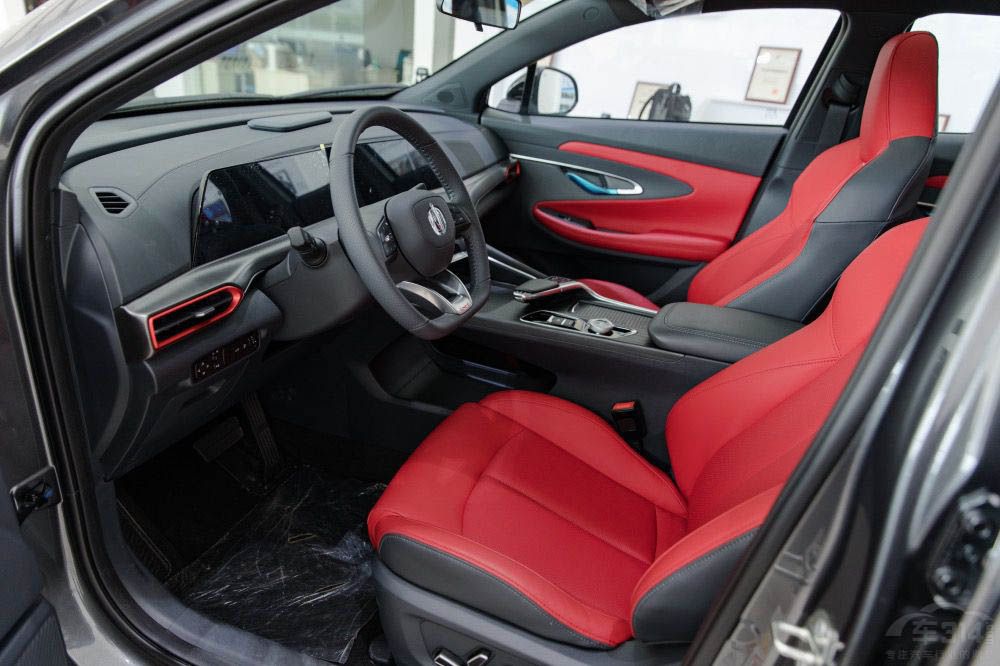 15�f�ԃ�(n��i)����SUV�P�c��UNI-T����һ�I