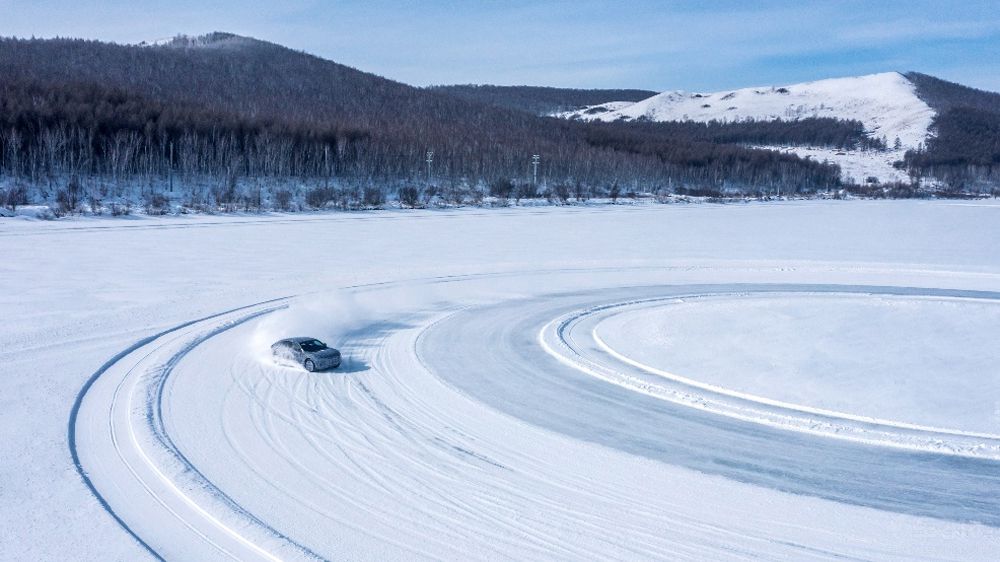 �O������