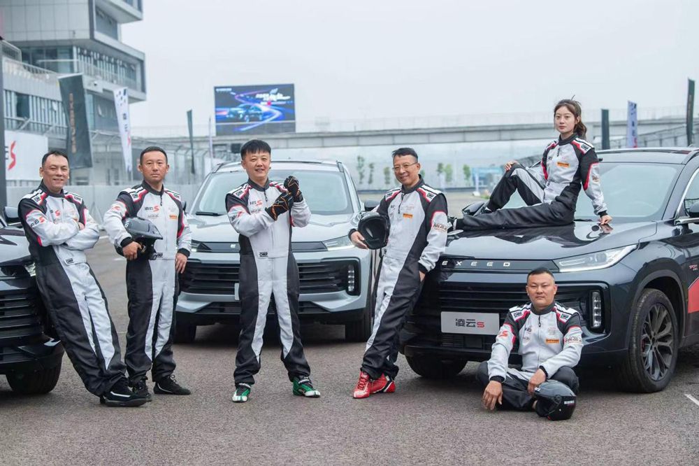 ȫ��λ������;����S