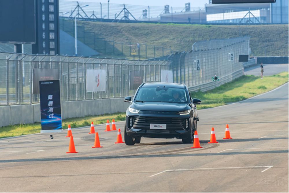 ȫ��λ������;����S