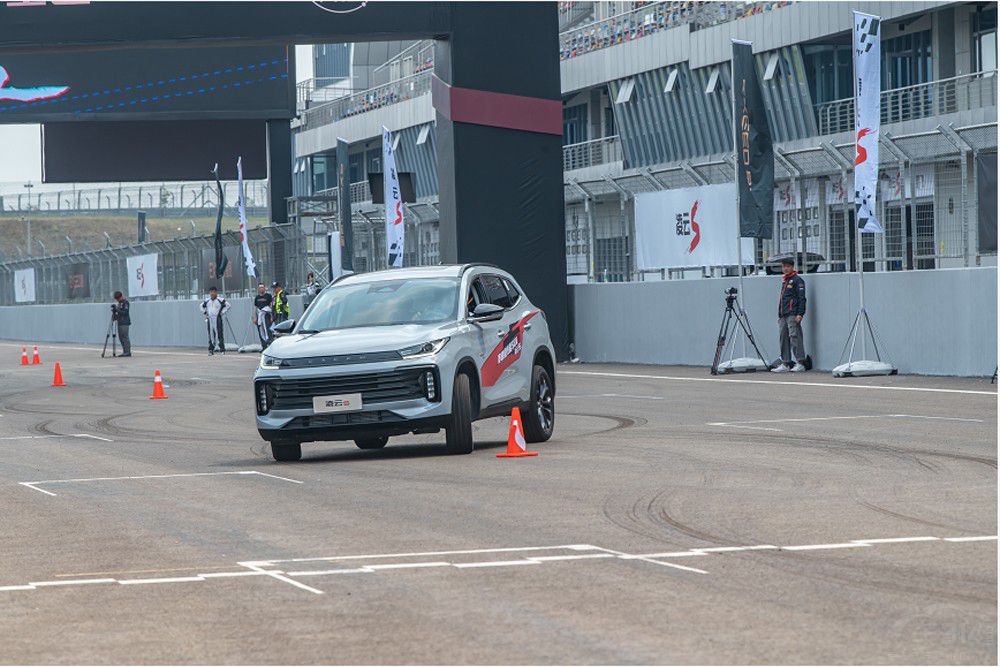 ȫ��λ������;����S 85.9km/h��¹�ɿ�